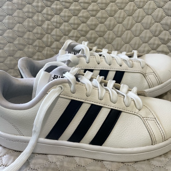 adidas Originals White Sneakers with Black Stripes - Picture 6 of 7